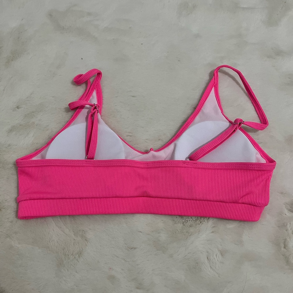 Bikini - Picture 6 of 7
